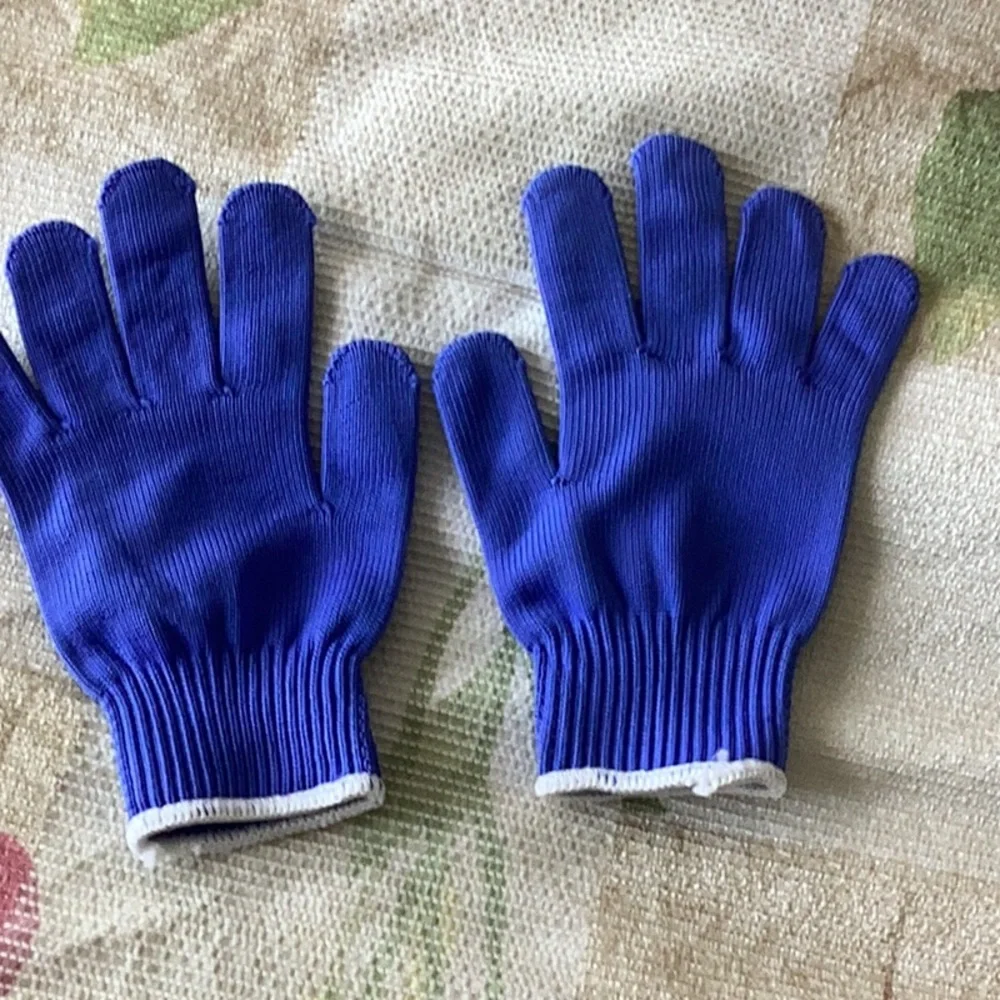 Gardening gloves, brand new